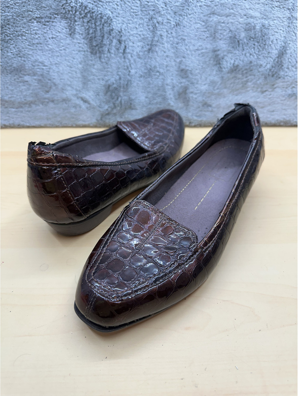 Clarks Reddish Brown Croc Embossed Leather Loafers Classic Vintage Inspired